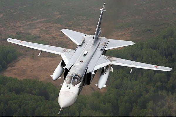 600px-Sukhoi_Su-24_inflight_Mishin-2.jpg