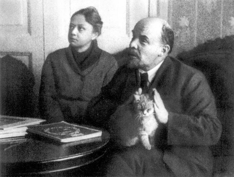 Lenin_kot_1.jpg.27e408a53cdc37eb2e6c353308af4acc.jpg